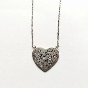 VTG Sterling Silver Floral, Leaves, & Butterfly Etched Heart Necklace
